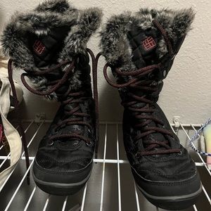 Women’s snow boots